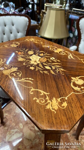 Antik stílusú intarziás lerakóasztal