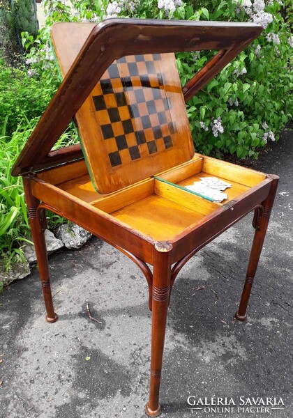 Restaurált Thonet sakkasztal / kártyaasztal.
