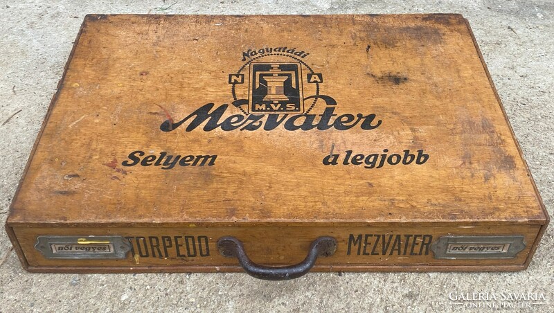 Nagyatádi Torpedo Mezvater szatócsbolti, cérnás fiókos doboz