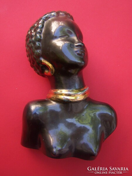 Izsépy Margit: Afrikai leány büszt