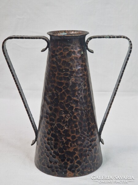 Ritka iparművész bronz kétfülű váza szép állapotban 19 cm. magas 740 g. súlyú