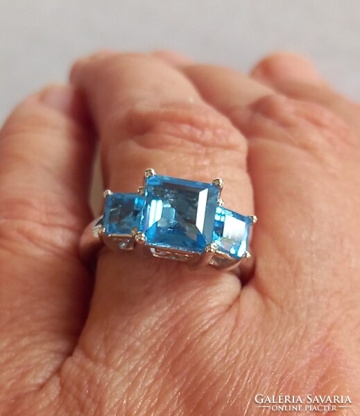 56 os 5.3gm Valodi kek Topaz 925 Ezust 14k Fehér aranyozásù Gyuru