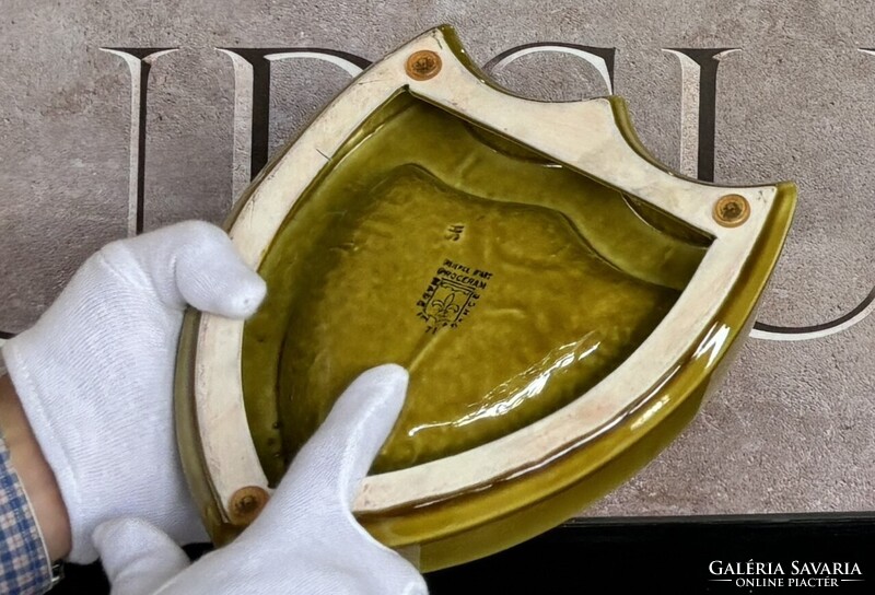 SZIVARKLUB -  Moët & Chandon Dom Pérignon pajzs alakú szivar hamutartó