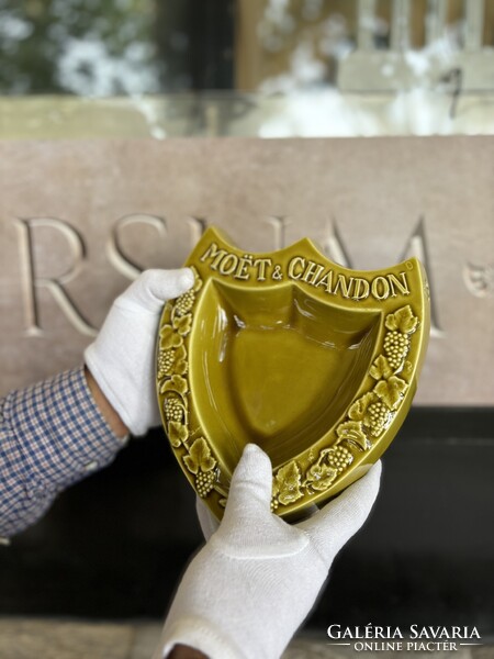 SZIVARKLUB -  Moët & Chandon Dom Pérignon pajzs alakú szivar hamutartó