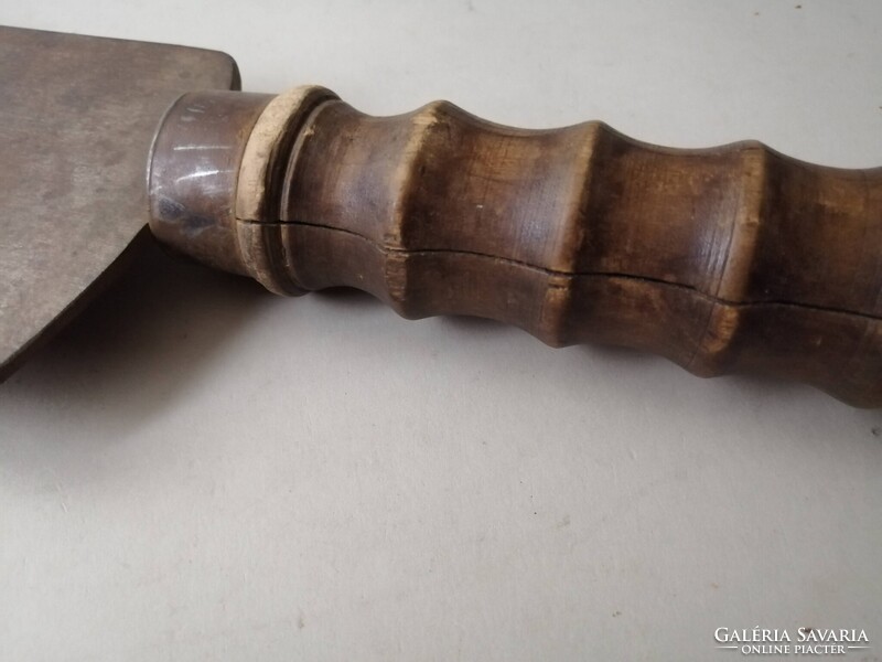 ANTIK KÉTKAROS JELZETT HENTES BÁRD - 59 CM