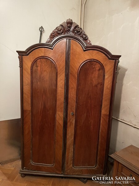 Eladó Biedermeier  Barokk szekrény