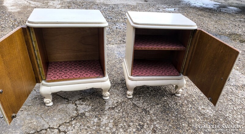 Neobarokk, provence stílusú festett éjjeli szekrény pár.