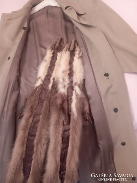 Burberry stílusú ballonkabát 2 db felcsíptethető nyest prémmel