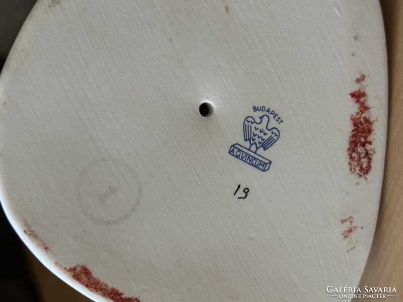 Demjén Imre Aquincum Porcelán Gém figura