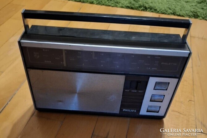 Retró, régi Philips Philetta táskarádió 1970-es évekből.