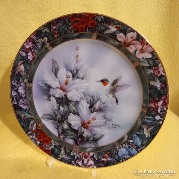 "Vörös torkú kolibri ". Meseszép, limitált, " Lena Liu " porcelán falitányér.