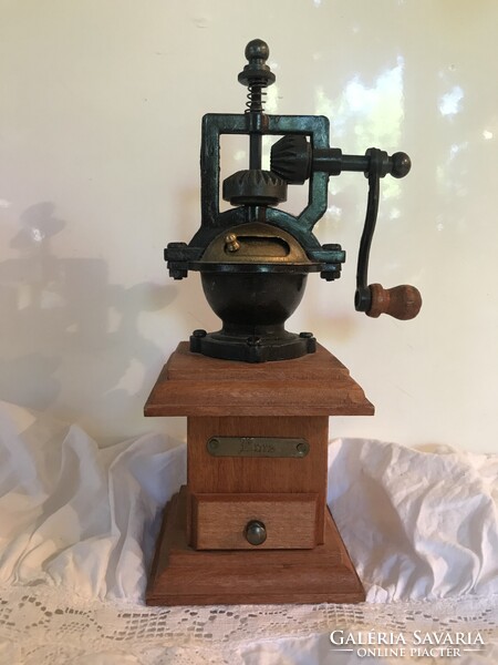 BORSŐRLŐ - ÖNTVÉNY - FA - 20 x 18 x 8 cm - OSZTRÁK - HIBÁTLAN