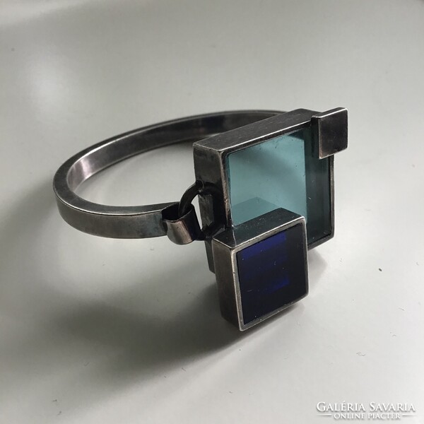 Régi 1970-ben készült modern geometrikus ezüstözött karperec színes plexi üveggel