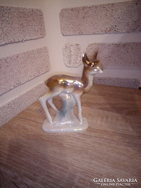 Foreign (német) porcelán őzike. Hibátlan. Jelzett.