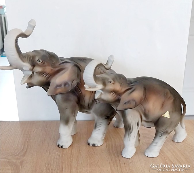 HATALMAS ÉLETHŰ PORCELÁN ELEFÁNT PÁR!