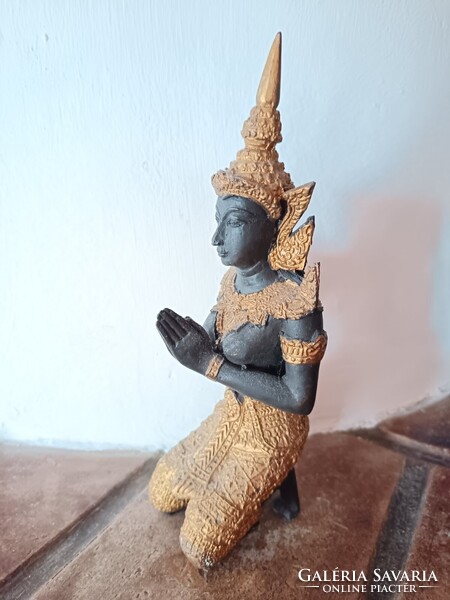 Bronz buddhista szobor