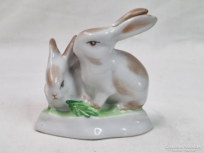 Hollóházi kézzel festett nyuszi pár porcelán figura hibátlan állapotban 7,5 cm. magas magas