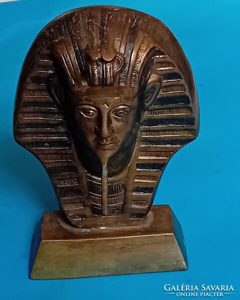 Tutankhamon egyiptomi fáraó , réz szobor