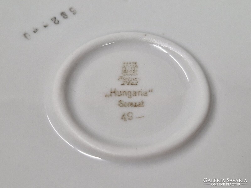 Zsolnay virág mintás Hungária sorozat porcelán pörköltes tál hibátlan állapotban 21,5 cm. átmérőjű