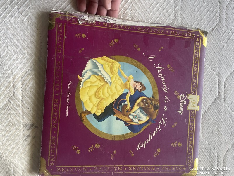 A szépség es a szörnyeteg.   Cimu konyv hyerek mesekönyv