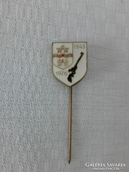1945-1976 sportlövő jelvény
