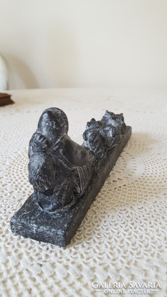 The Wolf Sculptures,eskimo zsírkőből faragott szobor