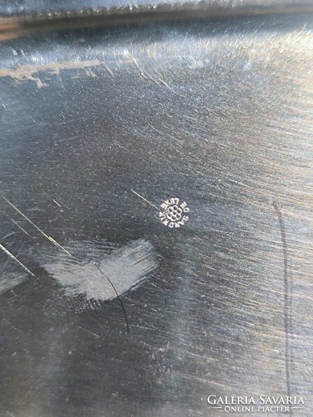 Gyönyörű vastag ezüst jellegű 2 db tàlca vastag masszív! Osztrák mester jegyes.Sandrik de luxe ( Ber