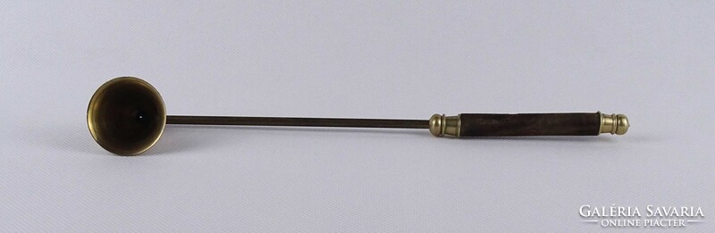 1V796 Régi fanyelű réz gyertyaoltó gyertyakoppintó 27 cm