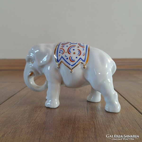 Antik Zsolnay porcelán elefánt persely