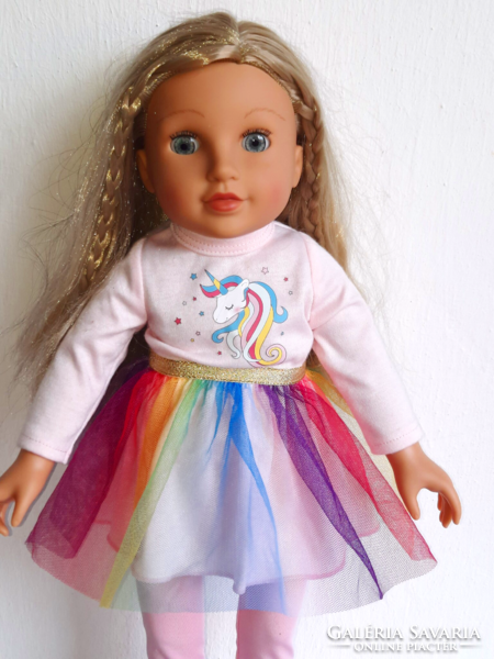 Gyönyörű alvós, hajas baba