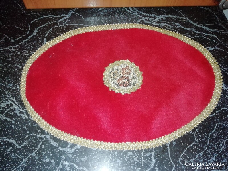 Régi bordó terítő a képeken látható állapotban