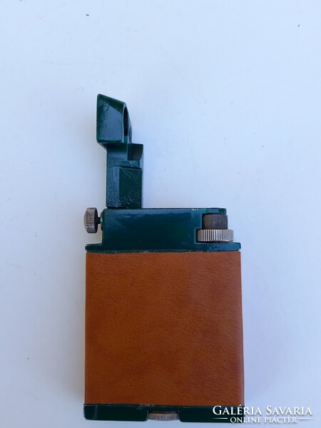 Nagyméretű , Gamma   asztali  benzines. öngyújtó .