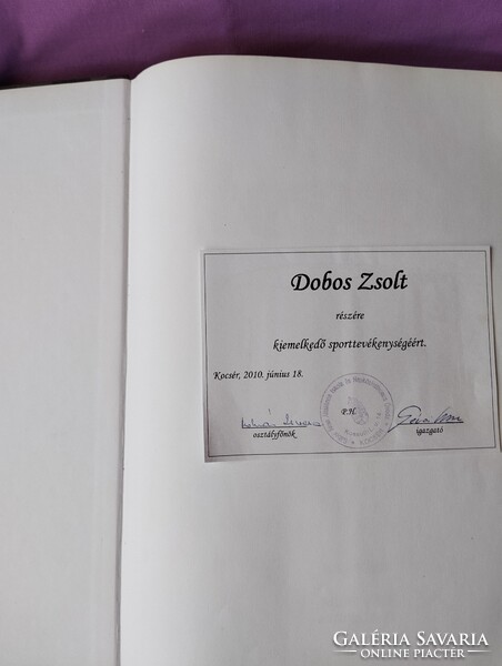 TEMPÓ  2009. A magyar autósport évkönyve.