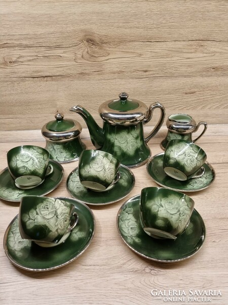 KÜLÖNLEGES PORCELÁN TEÁSKÉSZLET