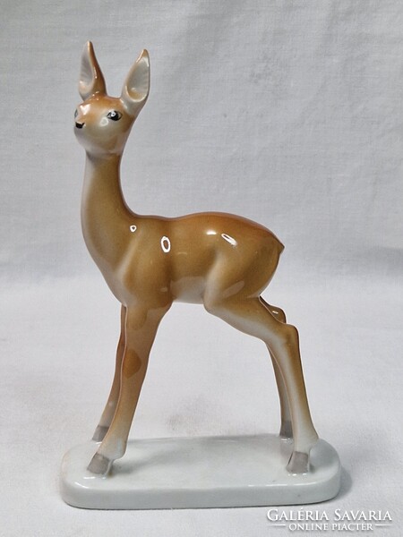 Régi kézzel festett Kőbányai Porcelángyár porcelán őzike figura hibátlan állapotban 15 cm. magas