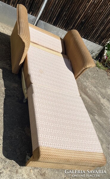 Retro kárpitozott  fotelágy, kihúzható fotel, vendégágy