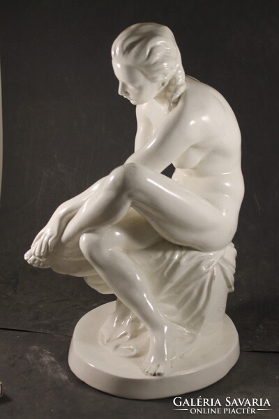 Kisfaludi Strobl Zsigmond porcelán szobor 286