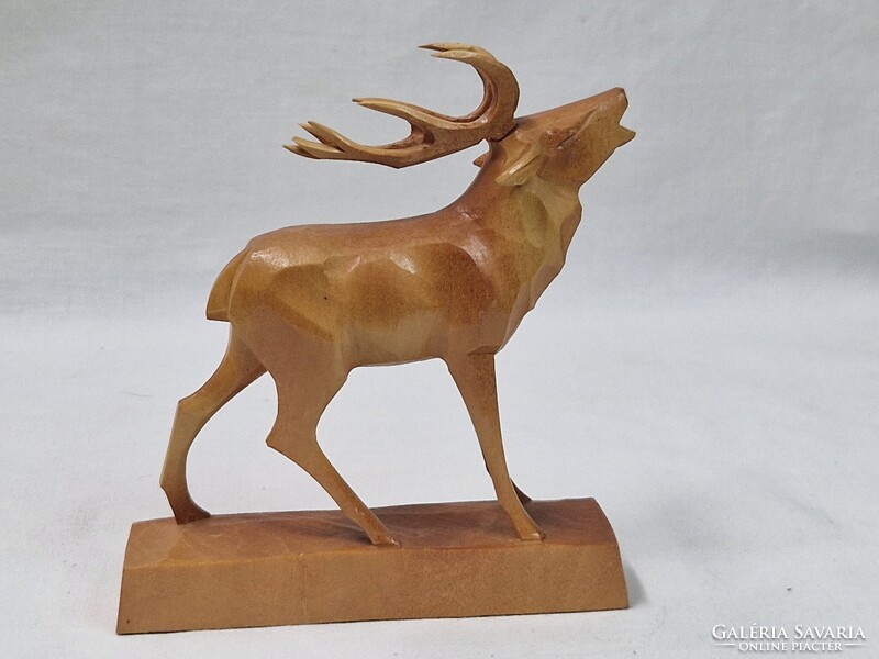 Régi kézzel faragott német jelzett fa szarvas figura hibátlan állapotban 12 cm. magas