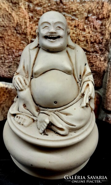 Nevető Buddha szobor