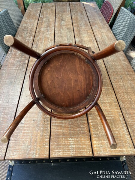 Thonet gyermek szék.