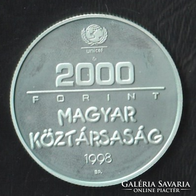 2000 Forint 1998 A világ gyermekeiért.