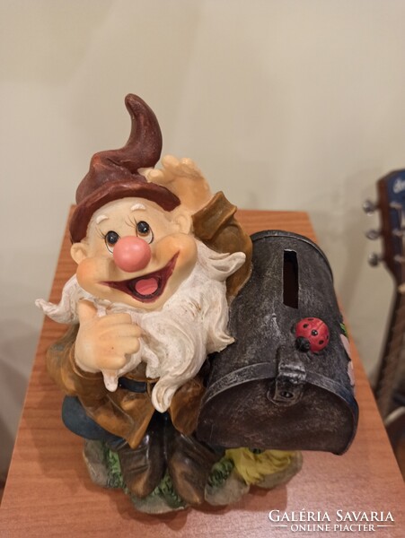 Törpe figura persely