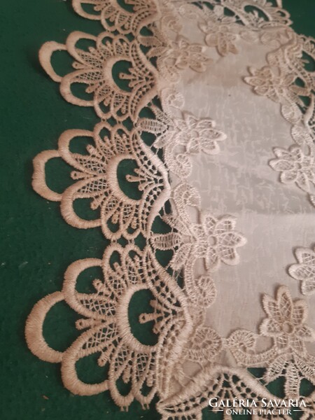 2 db csipke asztalközép