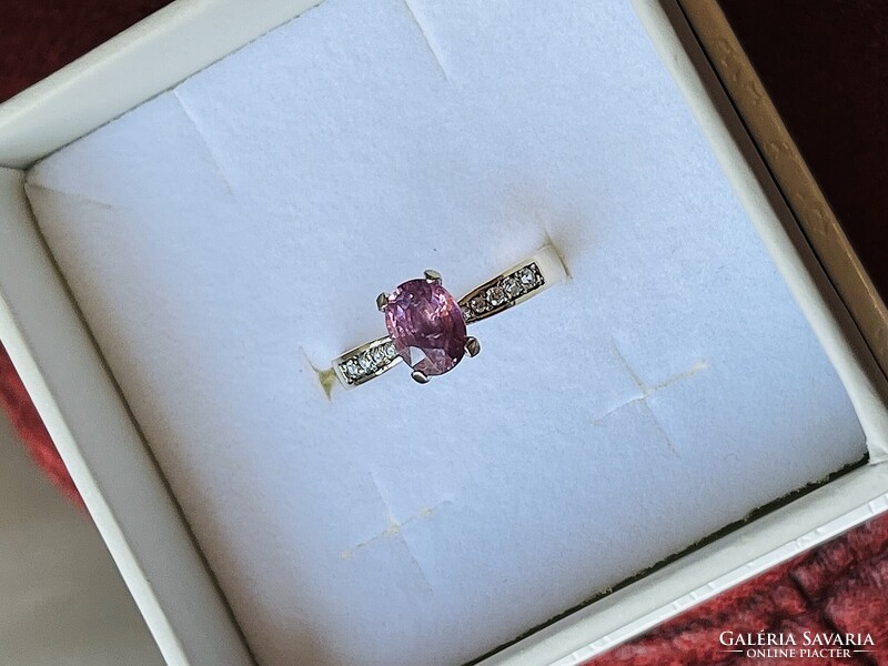 Pink / rózsaszínű természetes zafír arany gyűrű (53as méret)