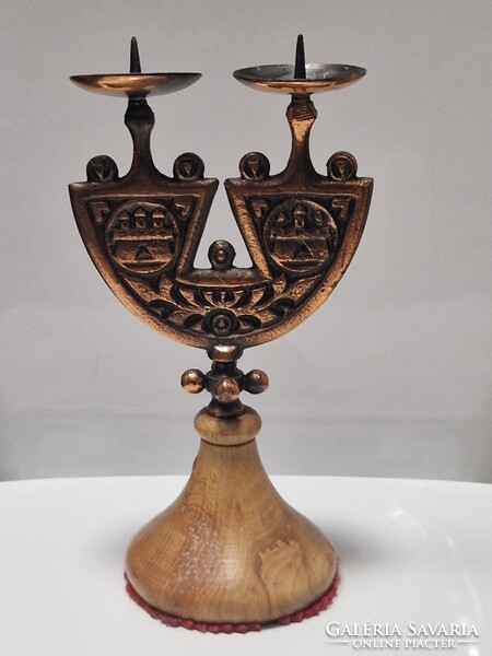 Iparművész Képcsarnokos fa talpon álló bronz gyertyatartó szép állapotban 17 cm. magas