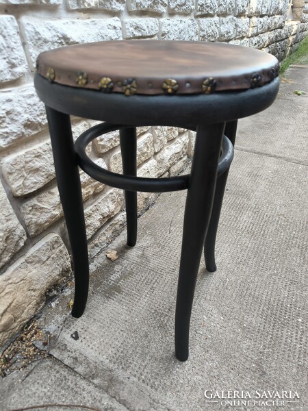 Thonet jelzett, puff, szék, szobortartónak, fekete színben, ülőke!. Austria !