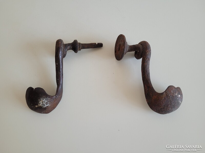 Antik kovácsoltvas kilincs régi kapu ajtó kilincspár