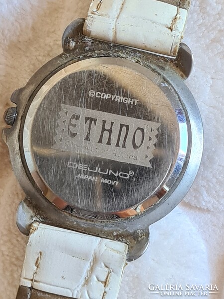 Kissé viseltes Ethno retro design karóra a 80-as évekből. Inke László hagyatékából