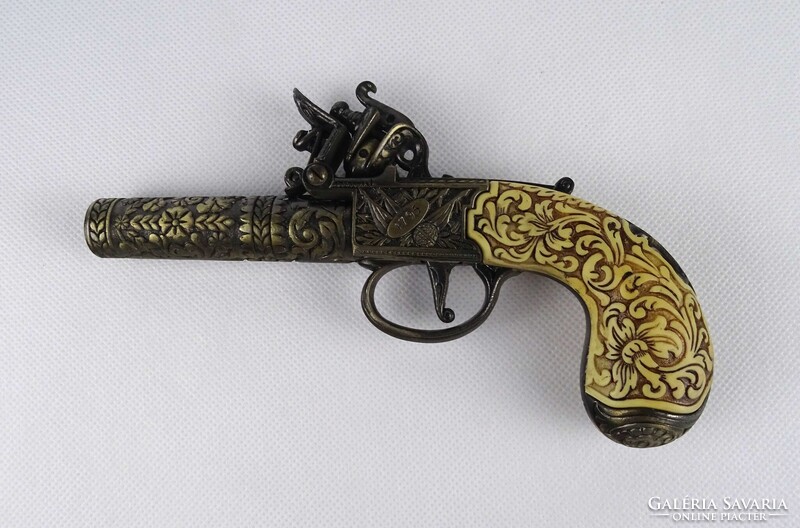 1W949 Kisméretű fém vázas csont markolatos kovás pisztoly replika