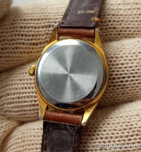 Retro Vintage Lé Chord Bőrszíjas Női Karóra Quartz Aranyozott